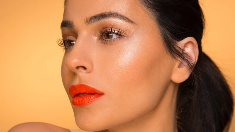 Top 7 Beauty Gurus to Follow