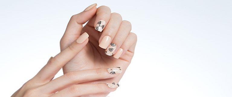 Professionally Showcase Your Nail Art on Social Media
