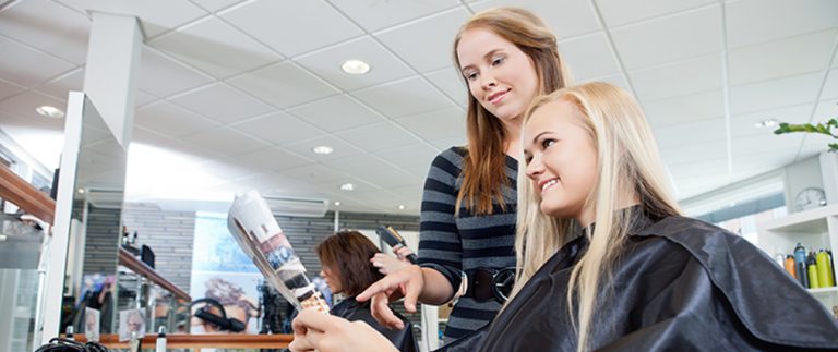 How to Advise Clients on What to Expect from a Haircut